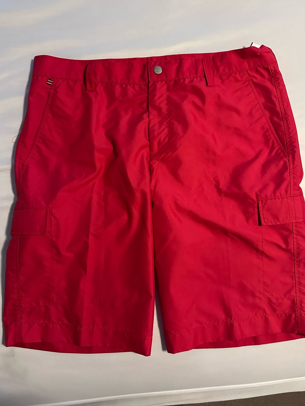J.Lindeberg M Lawrence Regular Micro Twill Cargo Golf Shorts | Red | Size 34